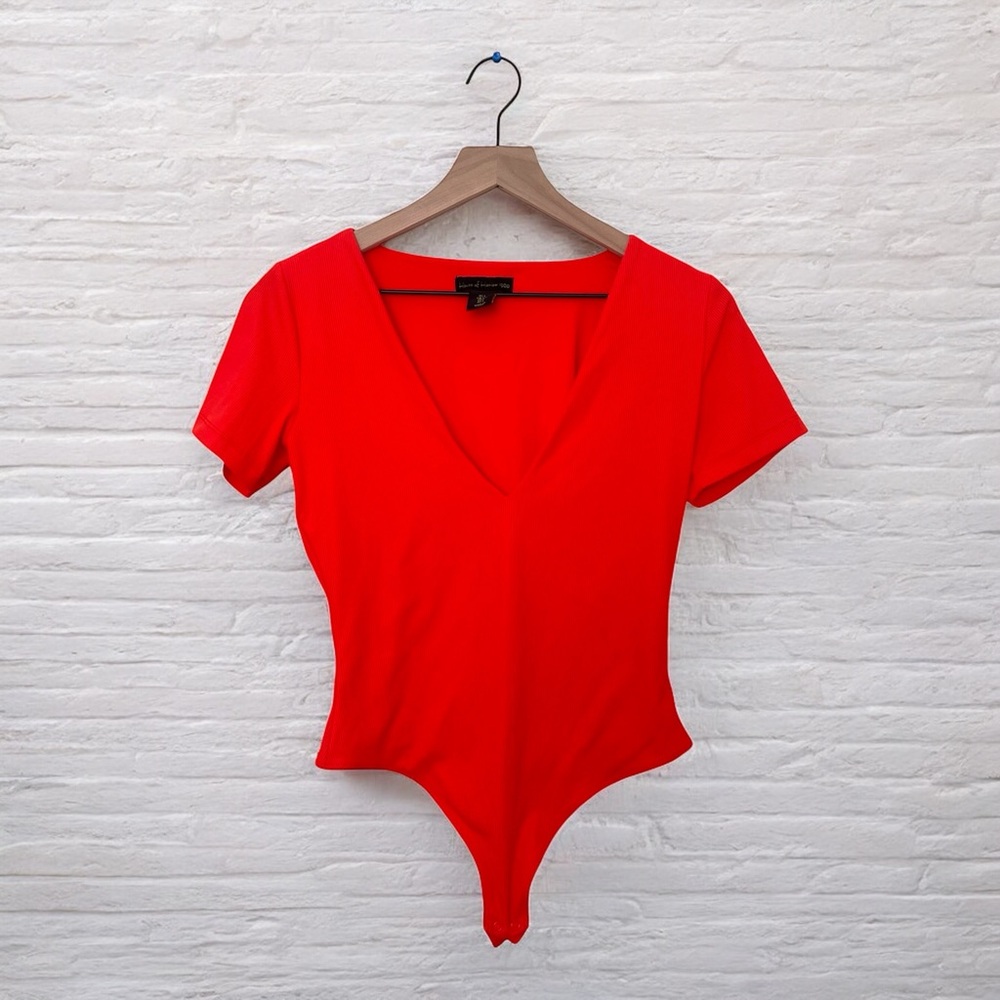 House of Harlow 1960 Bold Red V-Neck Bodysuit
